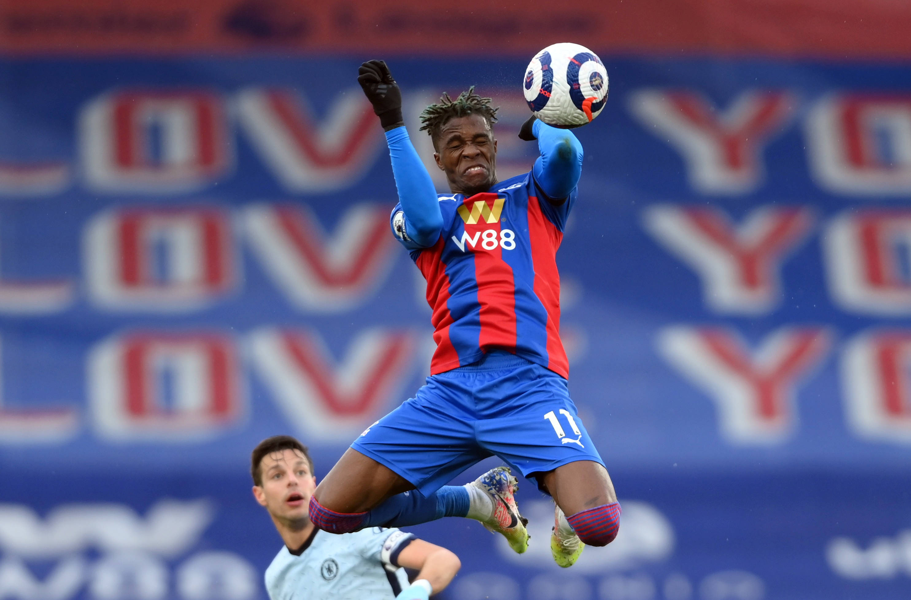 关于阿斯顿维拉队连胜,稳步保级路的信息 关于阿斯顿维拉队连胜,稳步保级路的信息