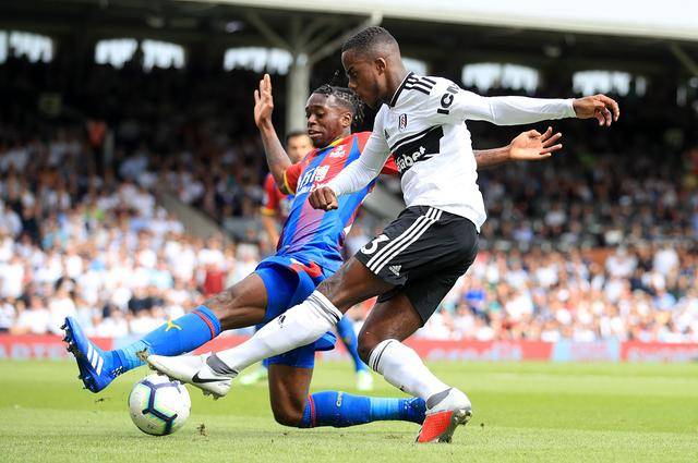 包含沃特福德客场连败全队压力不小的词条