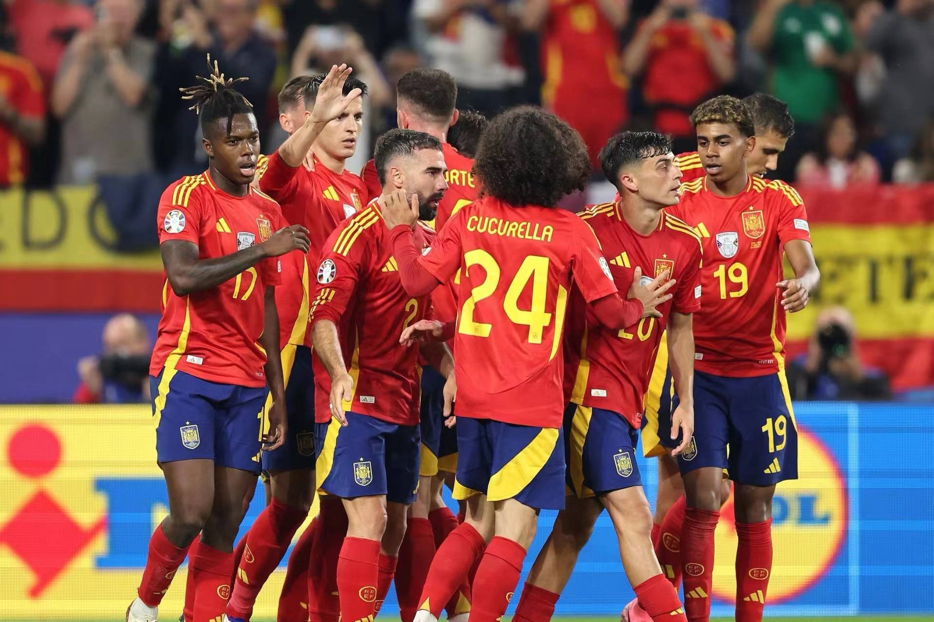 西班牙大胜波兰,挺进国联欧洲杯决赛! 西班牙大胜波兰,挺进国联欧洲杯决赛!