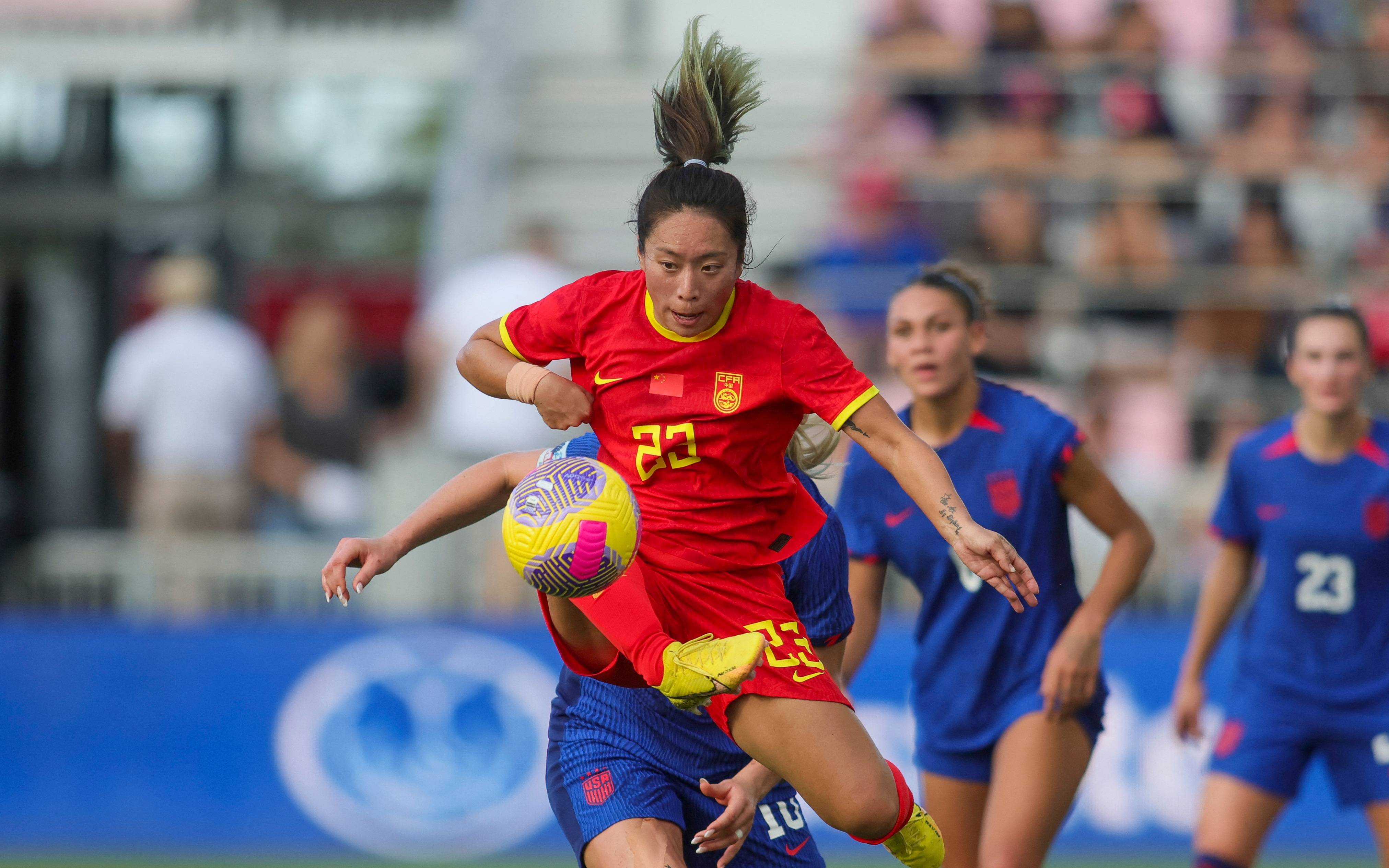 女足比赛带动热潮，球员实力获好评