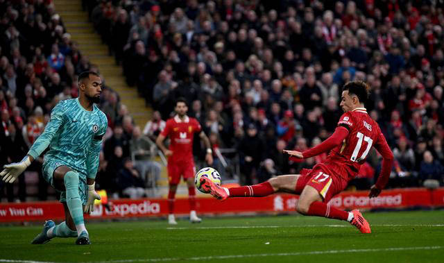  萨拉赫在切尔西比赛中赛况扑朔迷离，挺进下一轮引发热议！